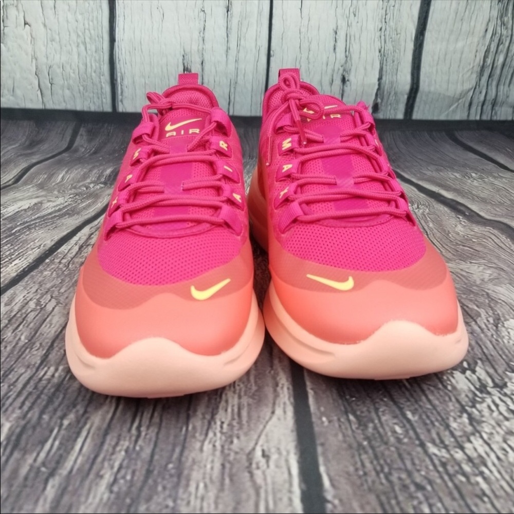 Nike Axis Max’s
